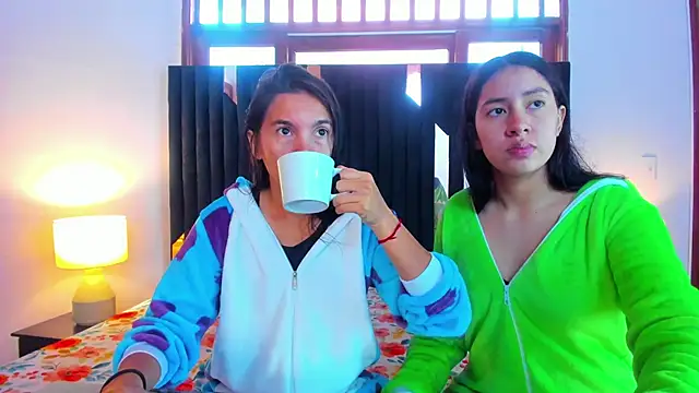 Snapshot of Sofy_and_Mia chatting on October 18, 2025, 12:51 pm Sofy and Mia online show from October 18, 2025, 12:51 pm