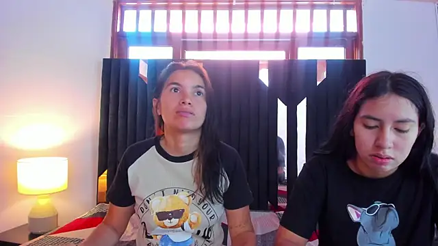 Snapshot of Sofy_and_Mia chatting on October 15, 2025, 12:02 pm Sofy and Mia online show from October 15, 2025, 12:02 pm