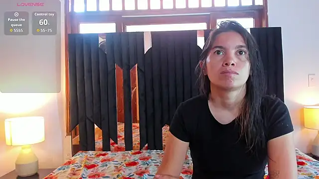 Snapshot of Sofy_and_Mia chatting on November 24, 2025, 12:38 pm Sofy and Mia online show from November 24, 2025, 12:38 pm