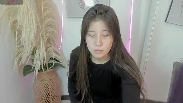 Snapshot of TamaraKarter chatting on November 1, 2025, 12:32 pm TamaraKarter online show from November 1, 2025, 12:32 pm