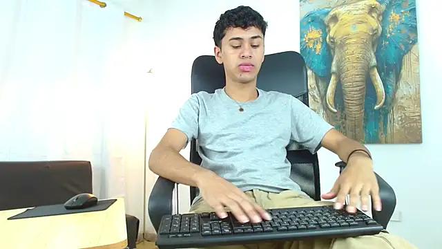 Snapshot of Alancum7 chatting on November 20, 2025, 1:01 pm Alancum7 online show from November 20, 2025, 1:01 pm