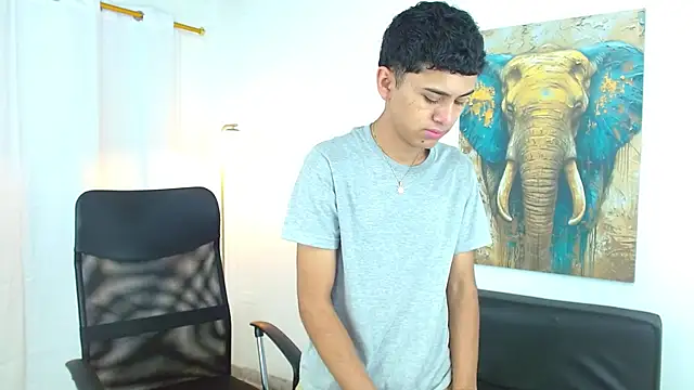 Snapshot of Alancum7 chatting on November 12, 2025, 1:04 pm Alancum7 online show from November 12, 2025, 1:04 pm