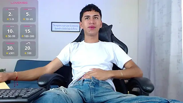 Snapshot of Alancum7 chatting on February 18, 2026, 1:07 pm Alancum7 online show from February 18, 2026, 1:07 pm