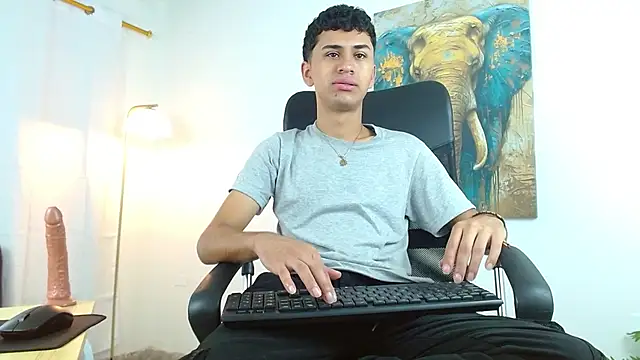 Snapshot of Alancum7 chatting on November 6, 2025, 1:04 pm Alancum7 online show from November 6, 2025, 1:04 pm