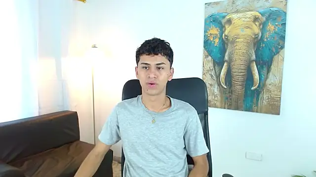 Snapshot of Alancum7 chatting on November 15, 2025, 8:02 pm Alancum7 online show from November 15, 2025, 8:02 pm