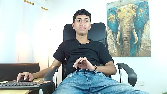 Snapshot of Alancum7 chatting on November 18, 2025, 1:03 pm Alancum7 online show from November 18, 2025, 1:03 pm