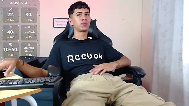 Snapshot of Alancum7 chatting on February 25, 2026, 1:00 pm Alancum7 online show from February 25, 2026, 1:00 pm