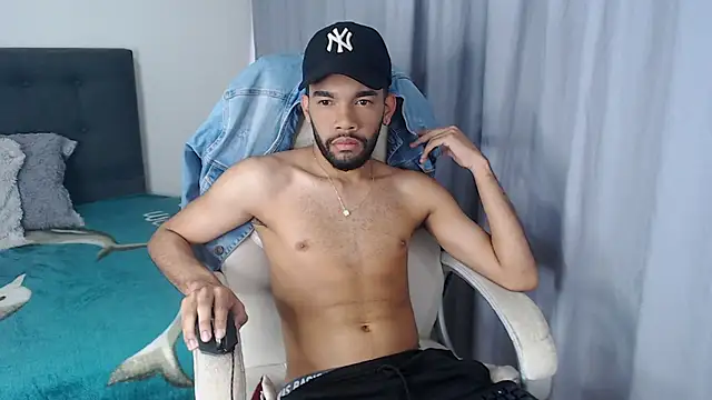 Snapshot of andresnoir_ chatting on October 12, 2025, 2:18 pm andresnoir online show from October 12, 2025, 2:18 pm