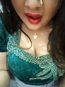 Snapshot of Beauty_Queen_Soniya chatting on November 24, 2025, 4:18 pm Beauty Queen Soniya online show from November 24, 2025, 4:18 pm