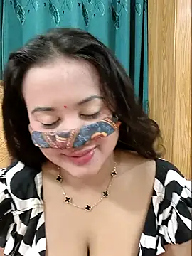 Snapshot of Beauty_Queen_Soniya chatting on May 28, 2026, 11:54 pm Beauty Queen Soniya online show from May 28, 2026, 11:54 pm