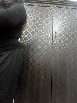 Snapshot of Beauty_Queen_Soniya chatting on December 15, 2025, 11:38 am Beauty Queen Soniya online show from December 15, 2025, 11:38 am