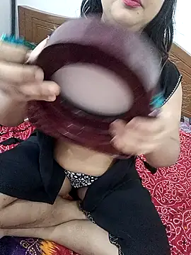 Snapshot of Beauty_Queen_Soniya chatting on November 19, 2025, 2:11 am Beauty Queen Soniya online show from November 19, 2025, 2:11 am