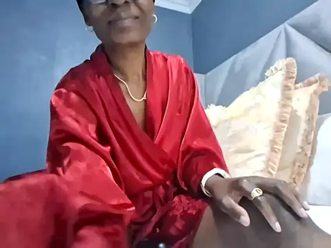 Snapshot of NaughtyCouga chatting on May 27, 2026, 5:15 am NaughtyCouga online show from May 27, 2026, 5:15 am