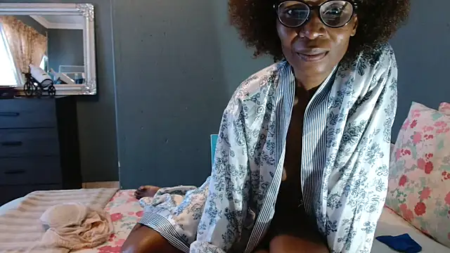 Snapshot of NaughtyCouga chatting on November 9, 2025, 5:11 am NaughtyCouga online show from November 9, 2025, 5:11 am