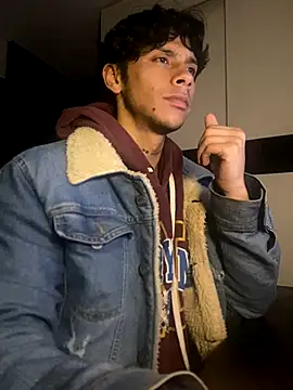 ErosDominant online show from November 18, 2025, 2:27 am