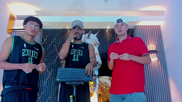 Snapshot of _Gods_of_Olympus_ chatting on November 30, 2025, 4:02 am Gods of Olympus online show from November 30, 2025, 4:02 am