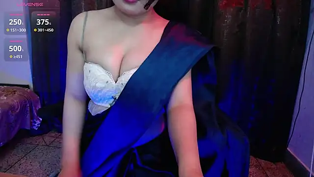 Snapshot of Hot_Hazel chatting on June 13, 2026, 6:17 pm Hot Hazel online show from June 13, 2026, 6:17 pm