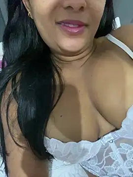 Snapshot of Brunamorenago chatting on February 18, 2026, 12:45 pm Brunamorenago online show from February 18, 2026, 12:45 pm