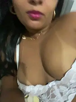 Snapshot of Brunamorenago chatting on March 3, 2026, 8:05 pm Brunamorenago online show from March 3, 2026, 8:05 pm