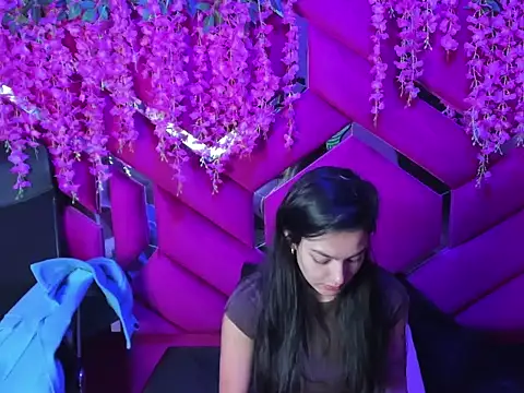 Gisell Squirt  online show from October 24, 2025, 12:04 pm