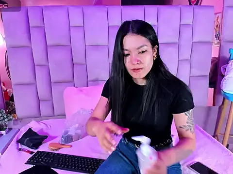 Gisell Squirt  online show from December 3, 2025, 12:26 pm