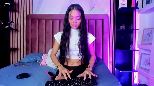 Isis Blaze online show from April 30, 2026, 3:02 am