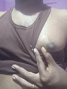 Y0ur Slave online show from November 7, 2025, 4:44 pm