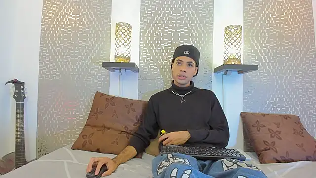 JacobBlackwell  online show from October 19, 2025, 8:44 pm