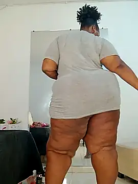 Snapshot of Bigasshott_ chatting on February 15, 2026, 8:41 pm Bigasshott online show from February 15, 2026, 8:41 pm