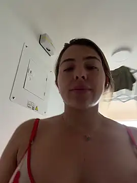 camila vanucci- online show from December 20, 2025, 3:04 pm