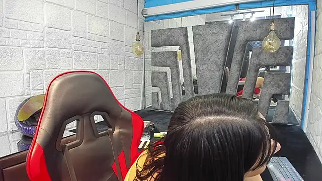 Snapshot of RubyEvanns chatting on March 18, 2026, 7:59 pm RubyEvanns online show from March 18, 2026, 7:59 pm