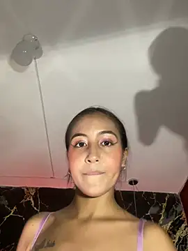 Luna star3 online show from February 4, 2026, 7:20 pm