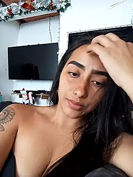 Snapshot of Queen_sofya chatting on December 16, 2025, 5:50 pm Queen sofya online show from December 16, 2025, 5:50 pm