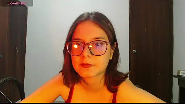 CarlaLorez online show from October 15, 2025, 10:18 pm