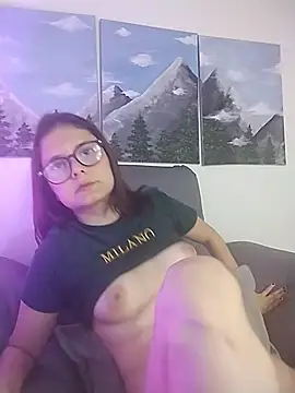 CarlaLorez online show from December 1, 2025, 4:41 pm