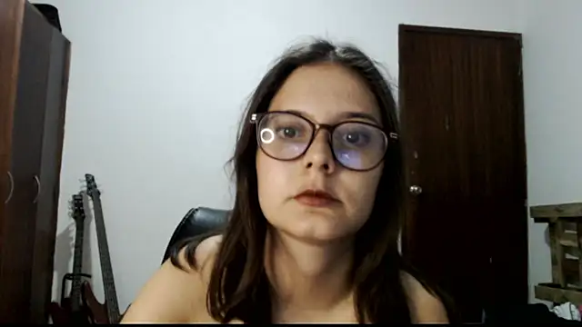 CarlaLorez online show from March 2, 2026, 4:02 am