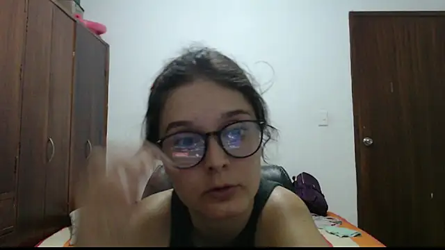 CarlaLorez online show from July 8, 2026, 11:38 pm