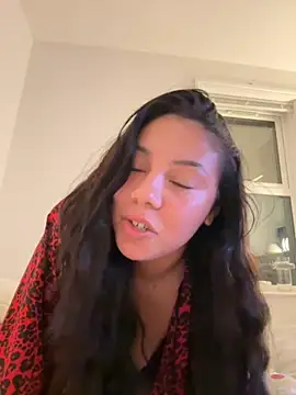 NeveMills online show from October 7, 2025, 10:44 pm