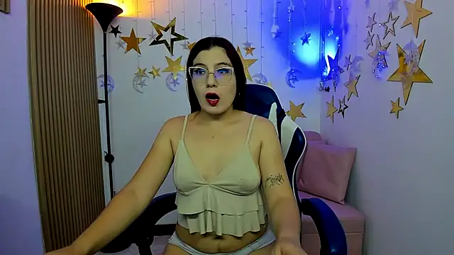 Snapshot of allison_mc chatting on November 2, 2025, 4:17 am allison mc online show from November 2, 2025, 4:17 am