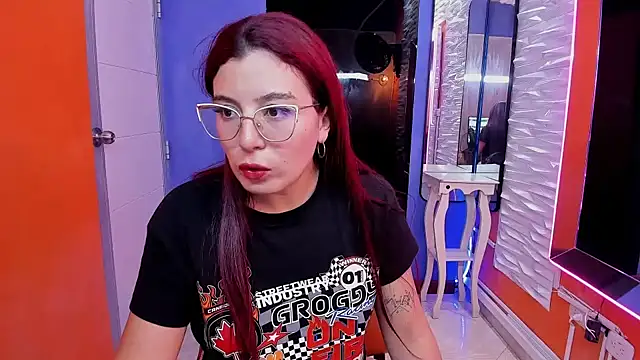 Snapshot of allison_mc chatting on October 10, 2025, 4:02 am allison mc online show from October 10, 2025, 4:02 am