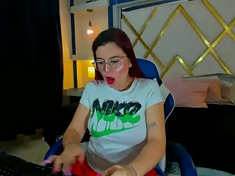Snapshot of allison_mc chatting on July 5, 2026, 3:33 am allison mc online show from July 5, 2026, 3:33 am