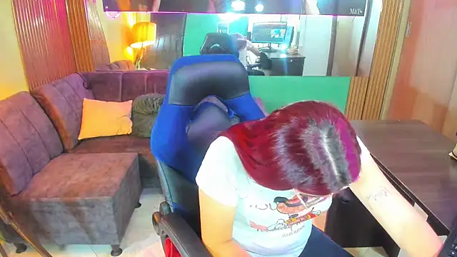 Snapshot of allison_mc chatting on October 17, 2025, 3:54 am allison mc online show from October 17, 2025, 3:54 am