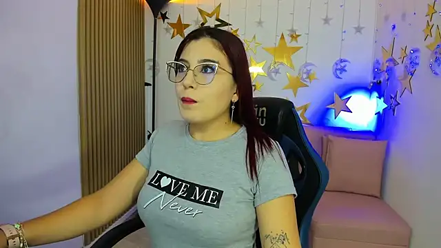 Snapshot of allison_mc chatting on December 2, 2025, 4:03 am allison mc online show from December 2, 2025, 4:03 am