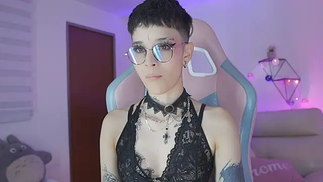 Snapshot of Giia_Moretti_ chatting on November 7, 2025, 10:46 pm Giia Moretti online show from November 7, 2025, 10:46 pm