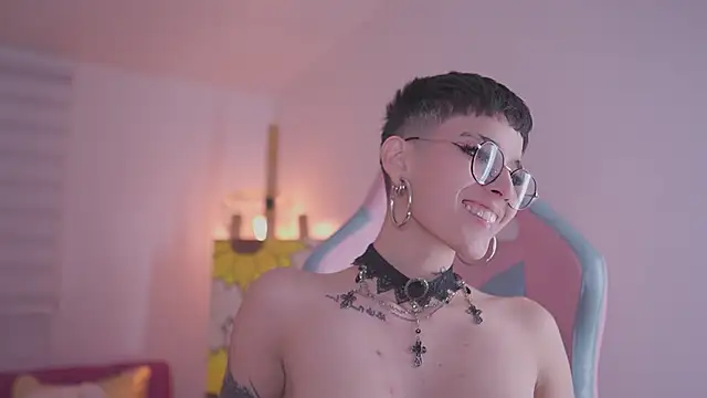 Snapshot of Giia_Moretti_ chatting on November 21, 2025, 1:59 am Giia Moretti online show from November 21, 2025, 1:59 am