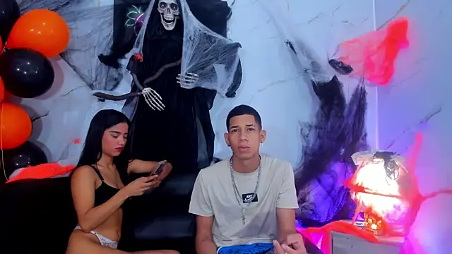 Snapshot of Little_nicoll chatting on November 2, 2025, 12:04 am Little nicoll online show from November 2, 2025, 12:04 am