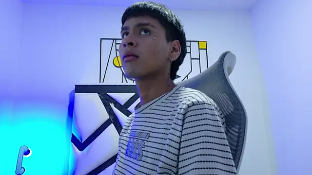 Snapshot of SEBAS_LOVER_ chatting on November 5, 2025, 10:13 pm SEBAS LOVER online show from November 5, 2025, 10:13 pm