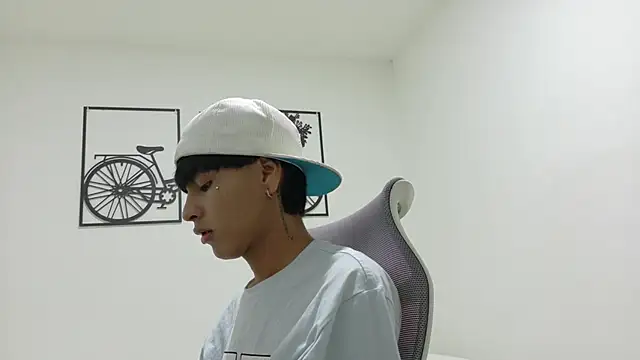 Snapshot of SEBAS_LOVER_ chatting on October 15, 2025, 7:55 pm SEBAS LOVER online show from October 15, 2025, 7:55 pm