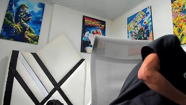 Snapshot of SEBAS_LOVER_ chatting on October 31, 2025, 7:43 pm SEBAS LOVER online show from October 31, 2025, 7:43 pm