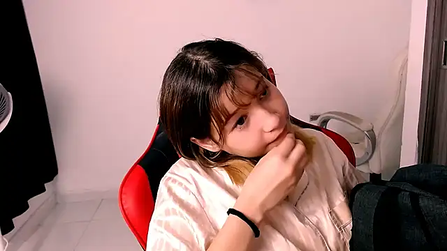 EmuOtori online show from January 6, 2026, 12:20 pm